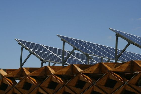 Système solaire de 2 Kwp picovolte fondant le module solaire monocristallin 540W 550W 560W des cellules BIPV des cellules 96 de picovolte